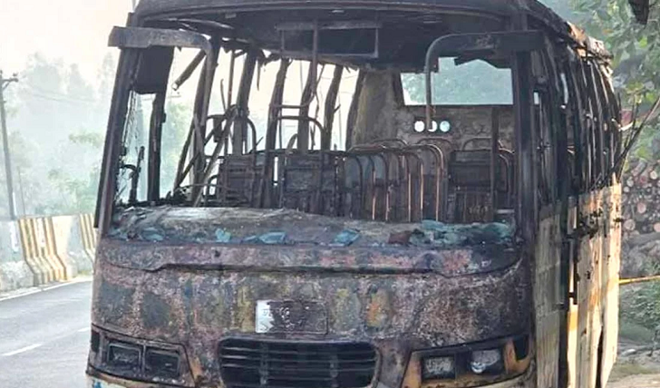 মানিকগঞ্জে স্কুলবাসে আগুনে দগ্ধ সেই চালক মারা গেছেন