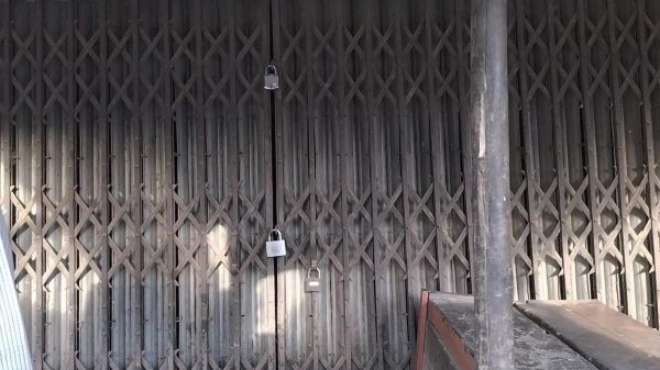 চকরিয়ায় চাঁদা না দেওয়ায় ব্যবসা প্রতিষ্ঠানে তালা