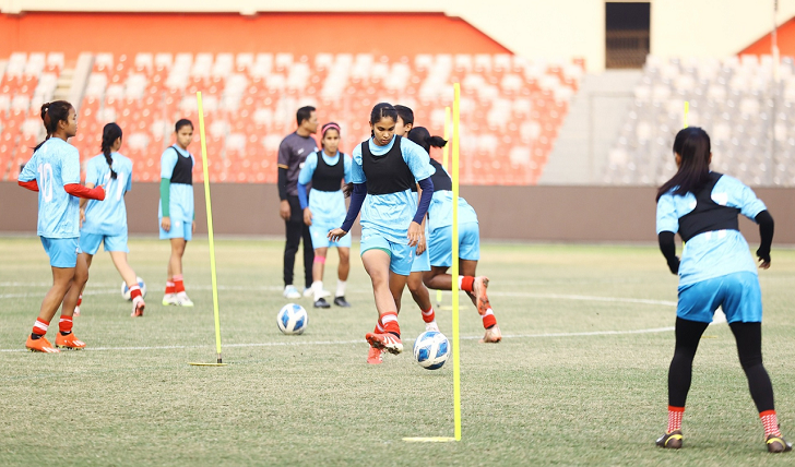 থাইল্যান্ড-ফিলিপাইন বাতিল, সরাসরি সিডনি ঋতুপর্ণারা