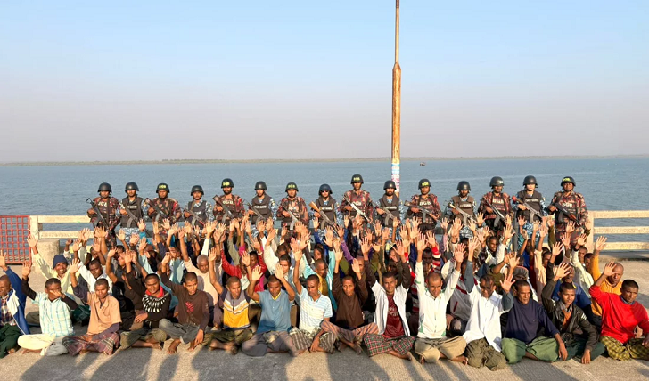 আরাকান আর্মির হেফাজতে থাকা ৭৩ জেলে ফিরলো দেশে