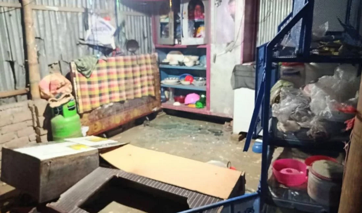 মাগুরার শ্রীপুরে দুপক্ষের সংঘর্ষে ৩৫ বাড়িঘর ভাঙচুর-লুটপাট, আটক ১০