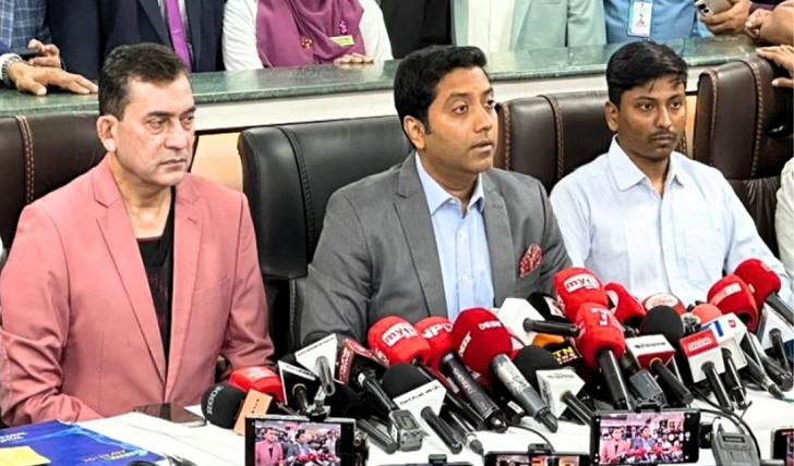 কেন্দ্র দখল ও হামলার অভিযোগ, মামুনুল হকের বিরুদ্ধে মামলার ঘোষণা ববি হাজ্জাজের