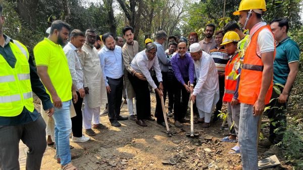 দীর্ঘ অবসনের পর কর্ণফুলী আবাসিক প্রকল্পে ওয়াসার পাইপ লাইনের কাজ শুরু