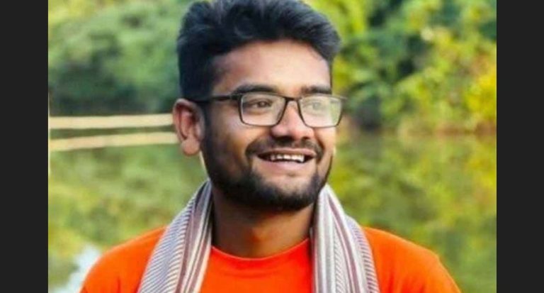 সাতকানিয়ায় ট্রাক চাপায় কলেজ ছাত্রের মৃত্যু