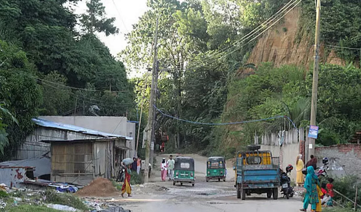 মধ্যরাতে জঙ্গল সলিমপুরে র‍্যাব ক্যাম্পে ইয়াসিন বাহিনীর গুলিবর্ষণ