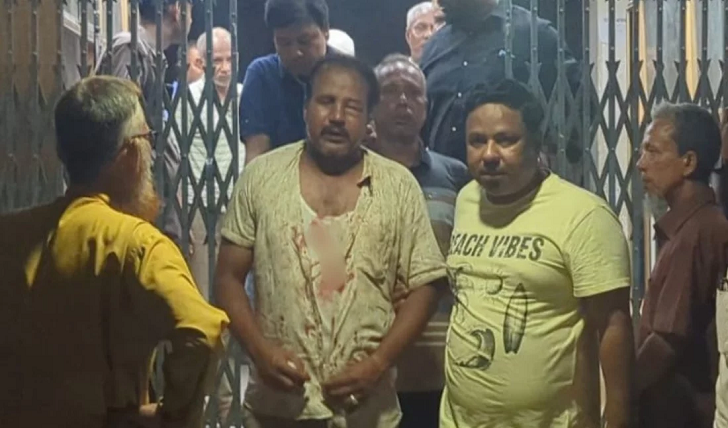 থানার ভেতরে স্বেচ্ছাসেবক দল নেতাকে পিটিয়ে আহত, ৩ পুলিশ প্রত্যাহার