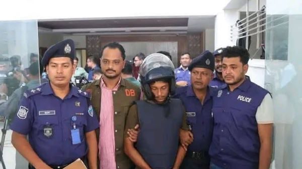 আনোয়ারায় চাঞ্চল্যকর মা-মেয়ে হত্যার মূল আসামী গ্রেফতার 