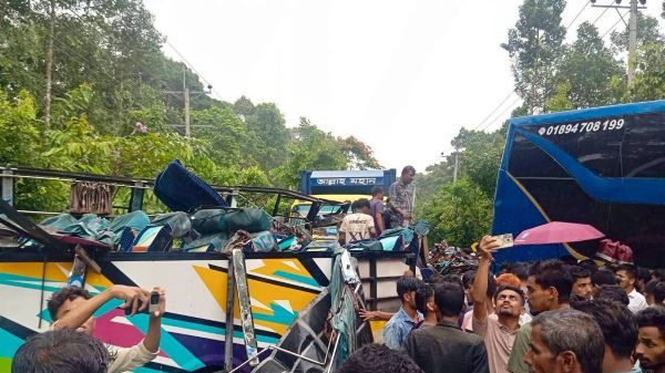 কক্সবাজারে দুই বাসের সংঘর্ষে নিহত -২, আহত- ২০