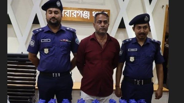 জোরারগঞ্জ পুলিশ কর্তৃক ইয়াবা ও প্রাইভেটকারসহ গ্রেফতার-১