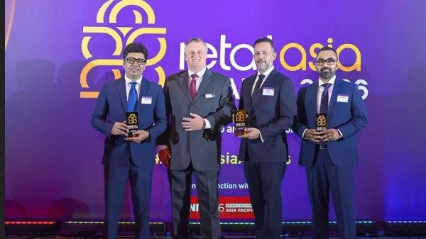 তিন ক্যাটাগরিতে রিটেইল এশিয়া অ্যাওয়ার্ডস পেল এপেক্স ফুটওয়্যার