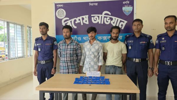 ঈদগাঁওতে টমটমসহ ৩ মাদক কারবারি গ্রেফতার