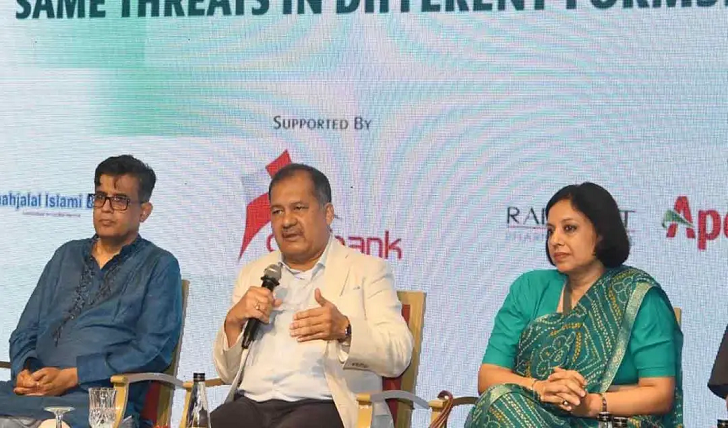 সাংবাদিকদের অ্যাক্টিভিস্ট হওয়া উচিত নয়: তথ্যমন্ত্রী