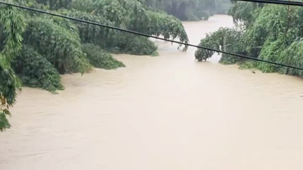 ভাঙছে নদী-খাল ও বেড়িবাধ, টানাবর্ষণে লোহাগাড়ায় নিম্নাঞ্চল প্লাবিত