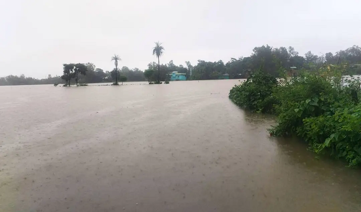 চট্টগ্রাম বিভাগে বন্যা : প্রাণহানি বেড়ে ৫০, ক্ষতিগ্রস্ত ৮০ হাজার বসতবাড়ি