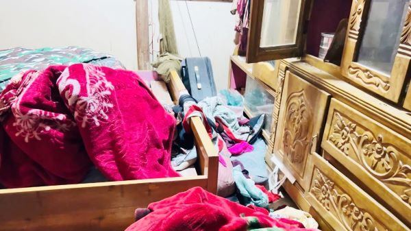 লোহাগাড়ায় পৃথক ৫ ভাইয়ের বসতঘরে ডাকাতি