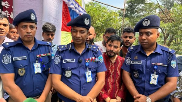 ‘দুর্গাপূজায় নিরাপত্তা নিয়ে শঙ্কা নেই, নির্বিঘ্নে দুর্গাপূজা উদযাপিত হচ্ছে’-রেঞ্জ ডিআইজি আবদুল কুদ্দুছ